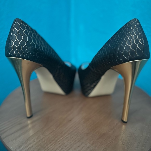 JustFab Dayani black & gold heels. Size 9. - Picture 3 of 4